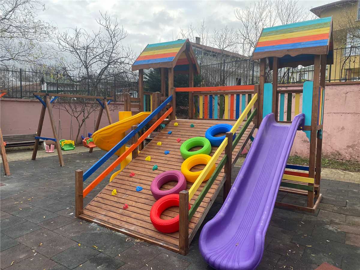 Ahşap Oyun Parkı